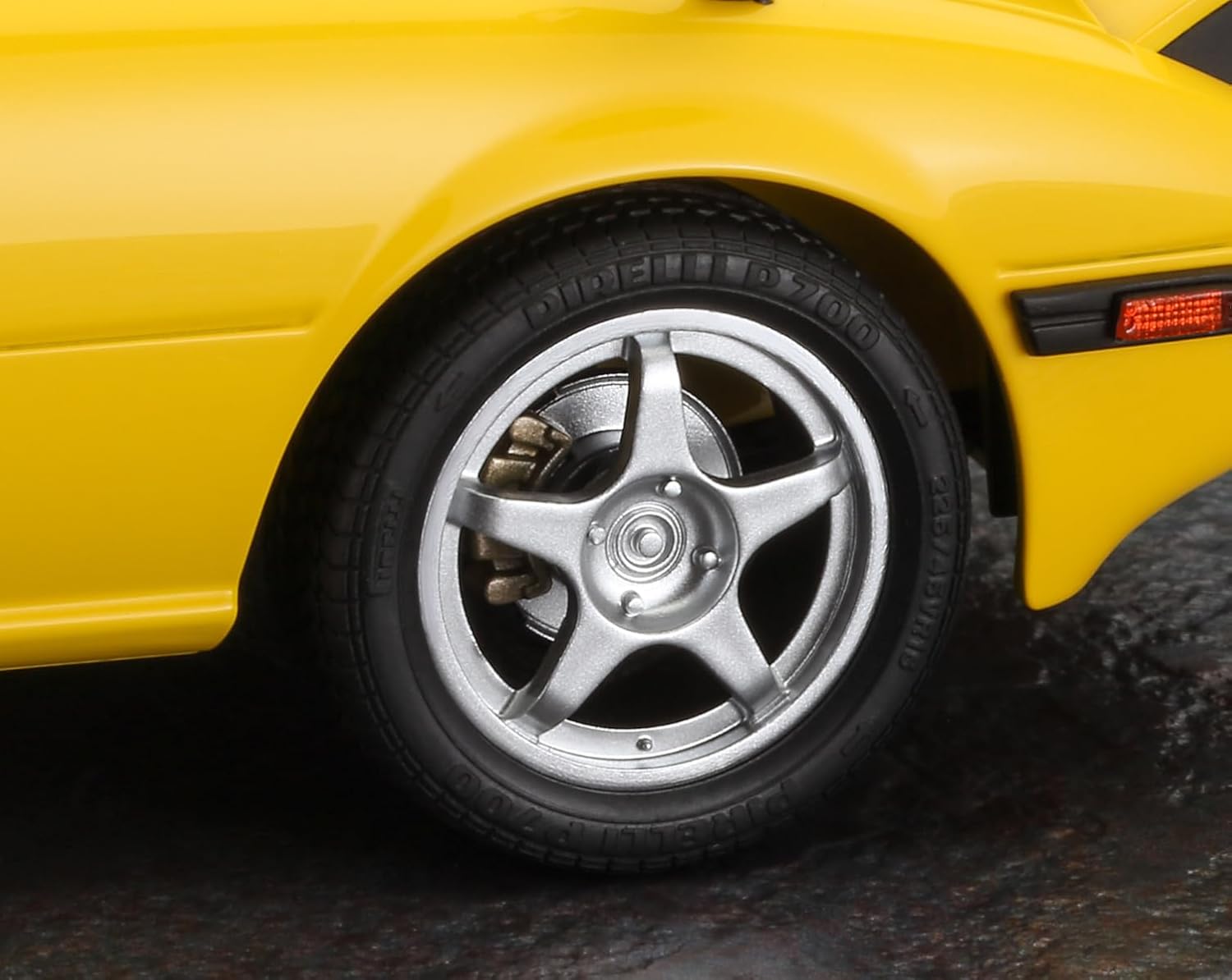 Detalle de ハセガワ 20798 1/24 マツダ サバンナ RX-7(SA22C)中期型 カスタムホイール