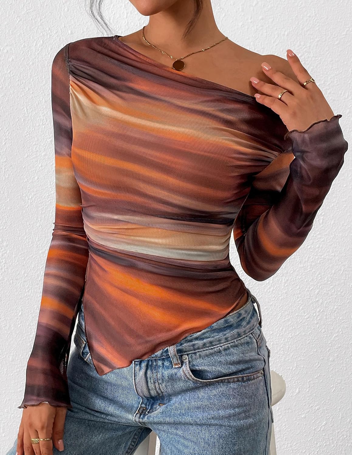Detalle de PRETTYGARDEN Off-Shoulder Tie-Dye Mesh Long Sleeve Asymmetrical Ruched Floral Top for Women
