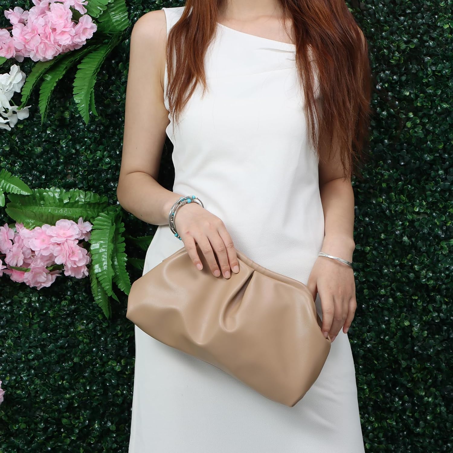 Thumbnail 2 de Fecialy Dumpling Cloud Clutch