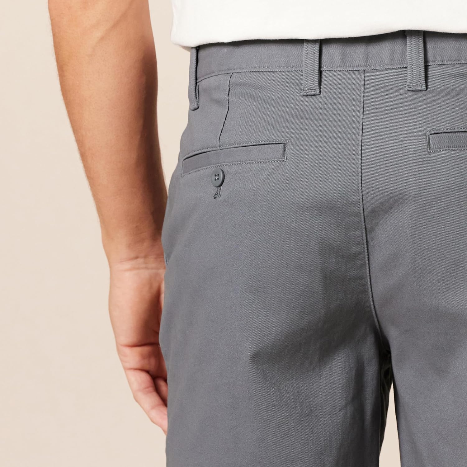Thumbnail 3 de Amazon Essentials Men’s Slim-Fit 7" Stretch Chino Shorts (Charcoal)