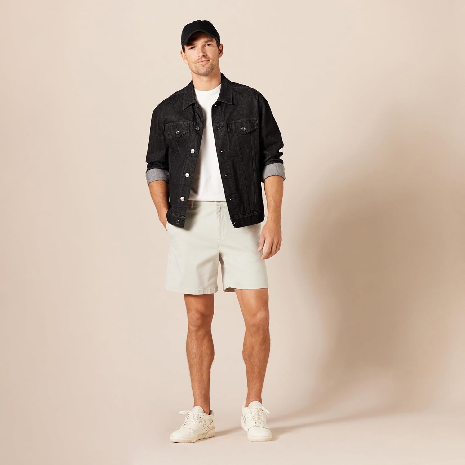 Thumbnail 2 de Amazon Essentials Men's Classic-Fit 7" (18cm) Comfort Stretch Chino Shorts
