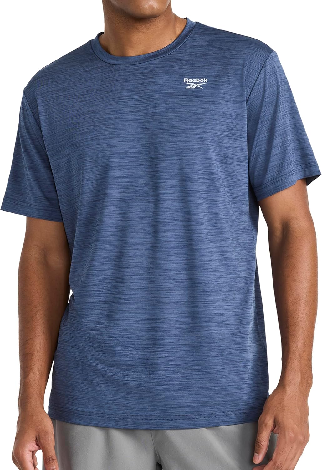 Thumbnail 6 de Reebok Men's Reflective Small Logo Crewneck T-Shirt — Standard Fit, Lightweight Cool-Touch Jersey