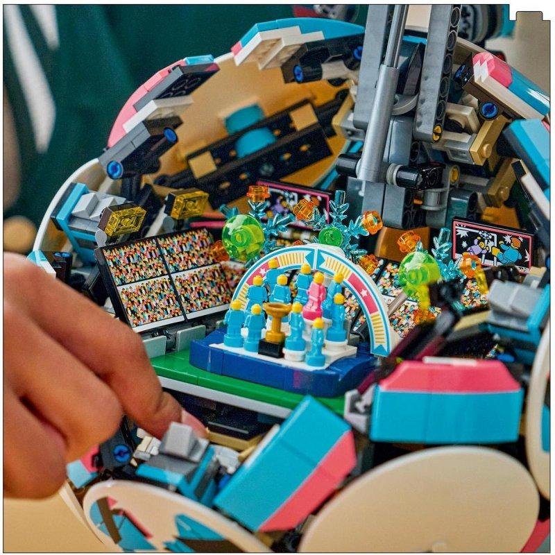 Thumbnail 2 de LEGO Editions Sports Balón de Fútbol 43019 — 1498 piezas