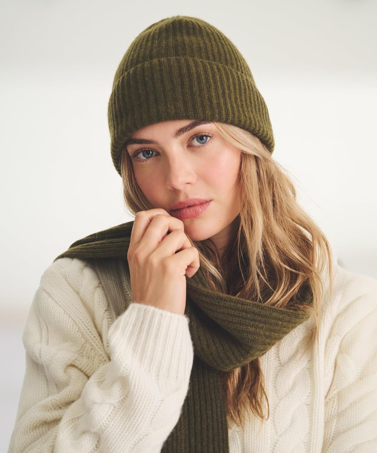Thumbnail 1 de NAADAM Signature Cashmere Ribbed Beanie en cachemire côtelé – bonnet mixte