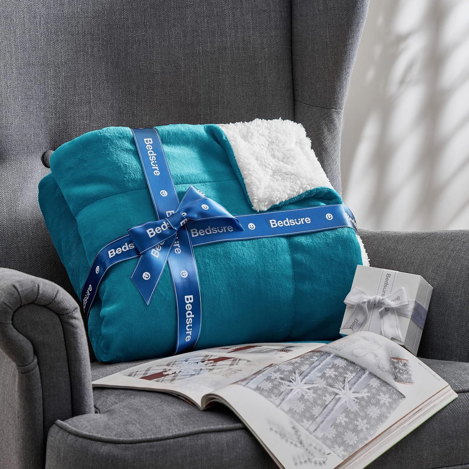 Detalle de Bedsure Sherpa Fleece Throw Blanket – Thick and Warm, 150x200cm (Turquoise)