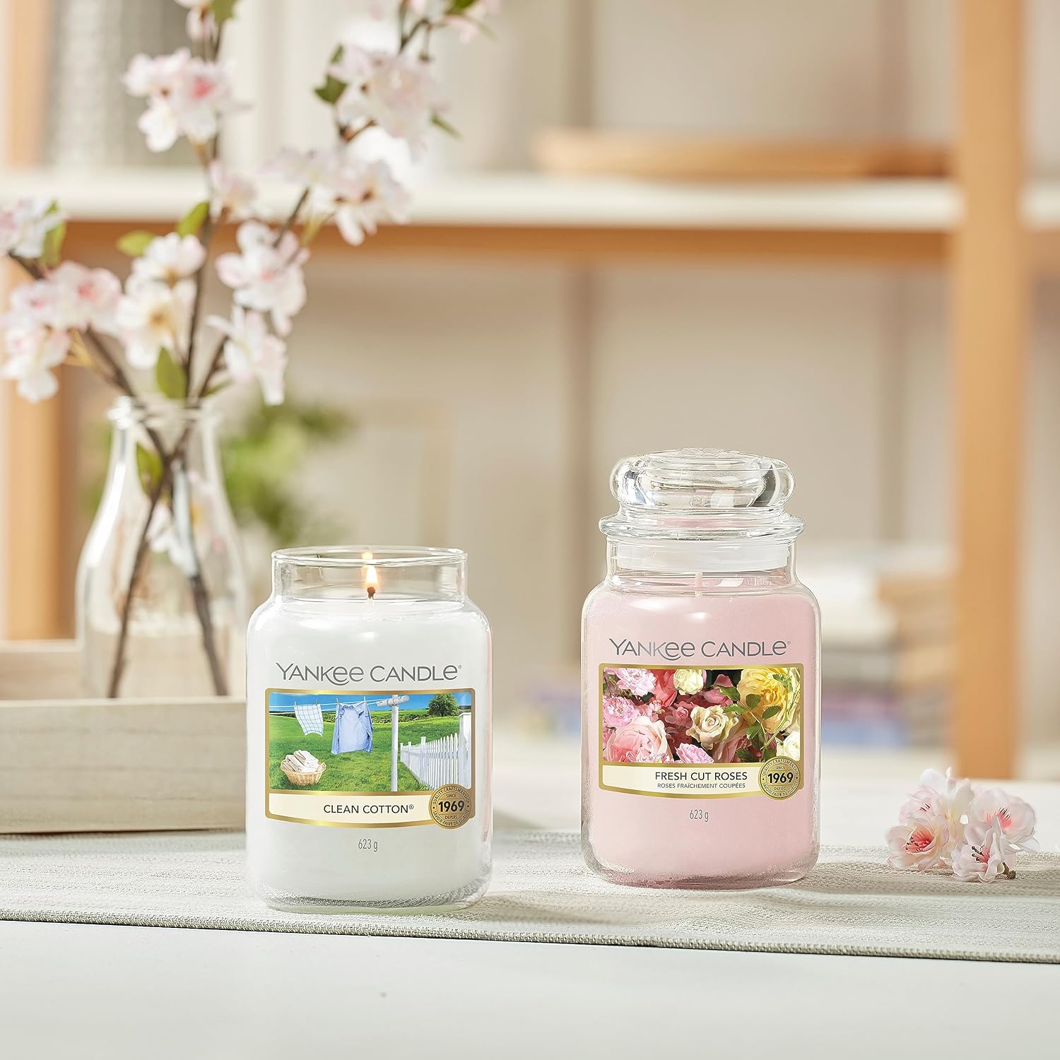 Thumbnail 5 de Yankee Candle Fresh Cut Roses Large Jar Scented Candle