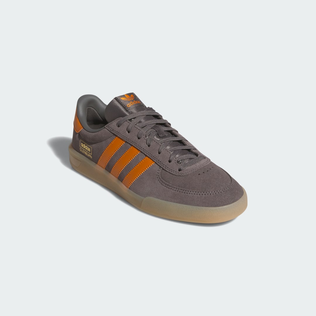 Detalle 2 de Zapatilla GLENBURN de Adidas: una opción de color Marrón para uso diario y rutas urbanas