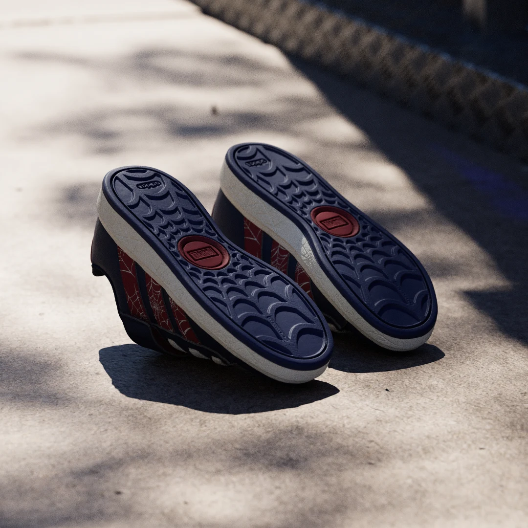 Detalle de Zapatilla adidas Marvel Spider-Man Grand Court – azul, para fans de Spider-Man