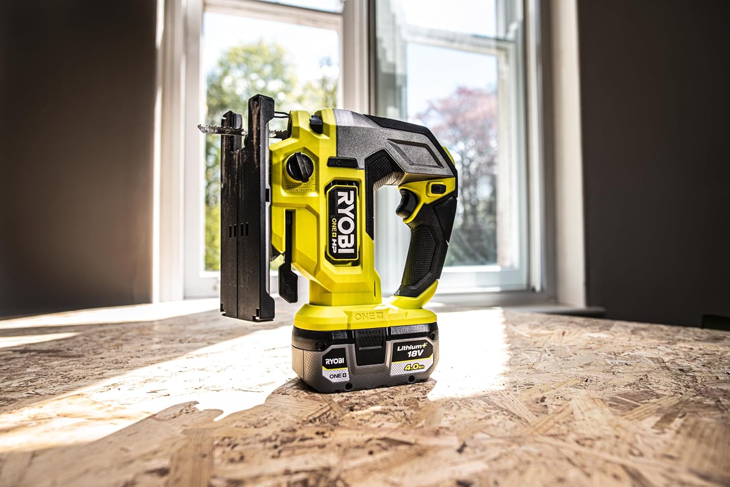 Thumbnail 6 de Ryobi RB1840X Batteria al Litio 18 V One+ 4,0 Ah – Compatta con Indicatore di Carica e Protezione dagli Impatti