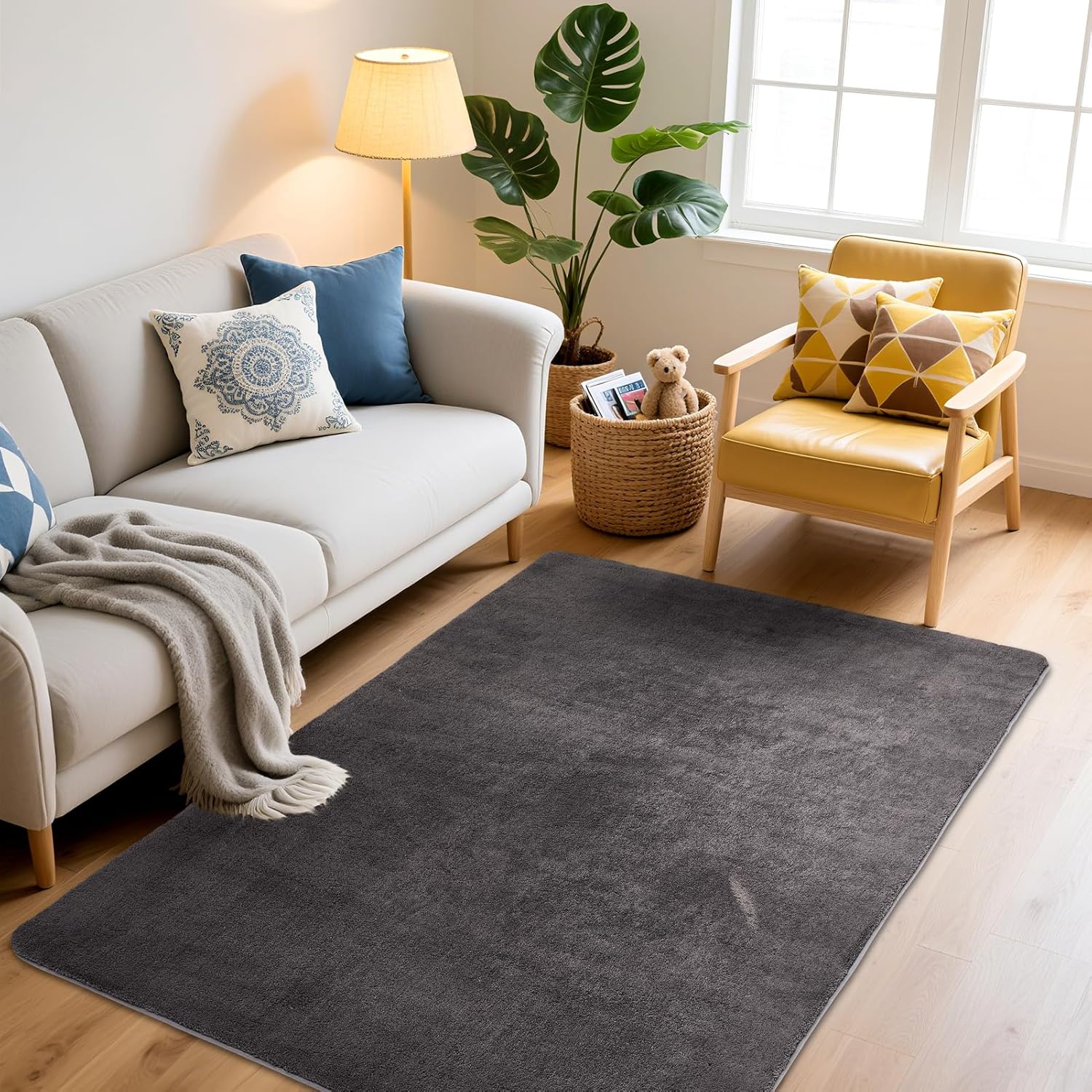 Thumbnail 4 de Grand tapis de salon uni 200x280 cm gris foncé – super doux à poils courts, antidérapant et lavable
