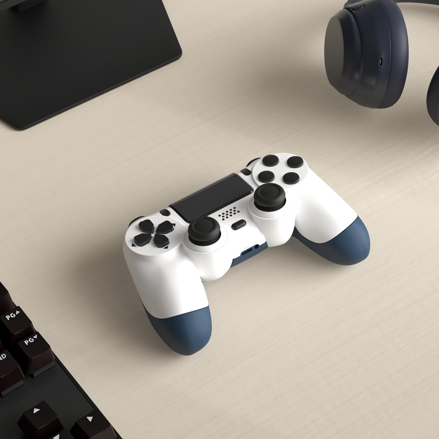 Detalle de MOVONE Wireless Dual Vibration Controller (PS4/PS4 Slim/PS4 Pro, black) with Touch Pad & 3.5mm Audio Jack