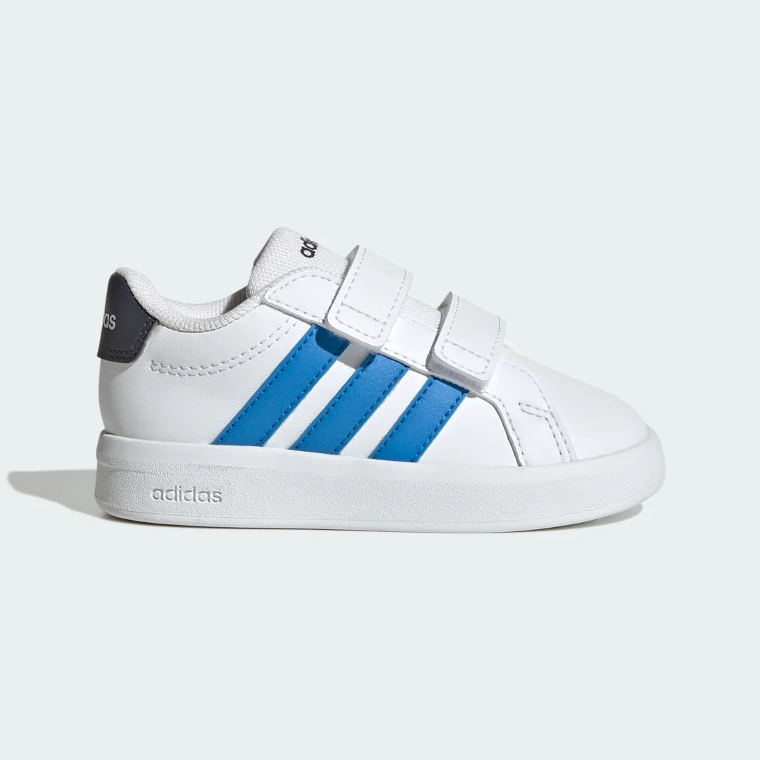 Detalle de Zapatilla Grand Court 3.0 de Adidas: estilo retro y confort diario