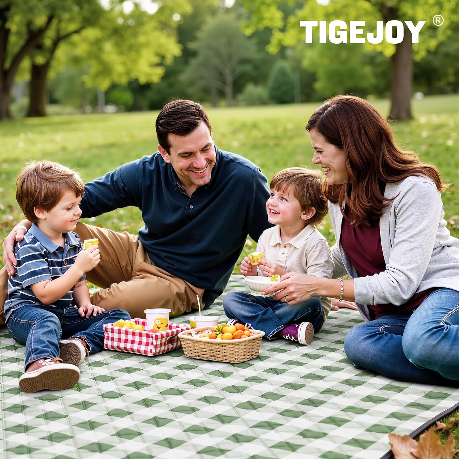 Thumbnail 6 de TigeJoy Large Picnic Blanket, 80 x 100-Inch Waterproof Beach Mat