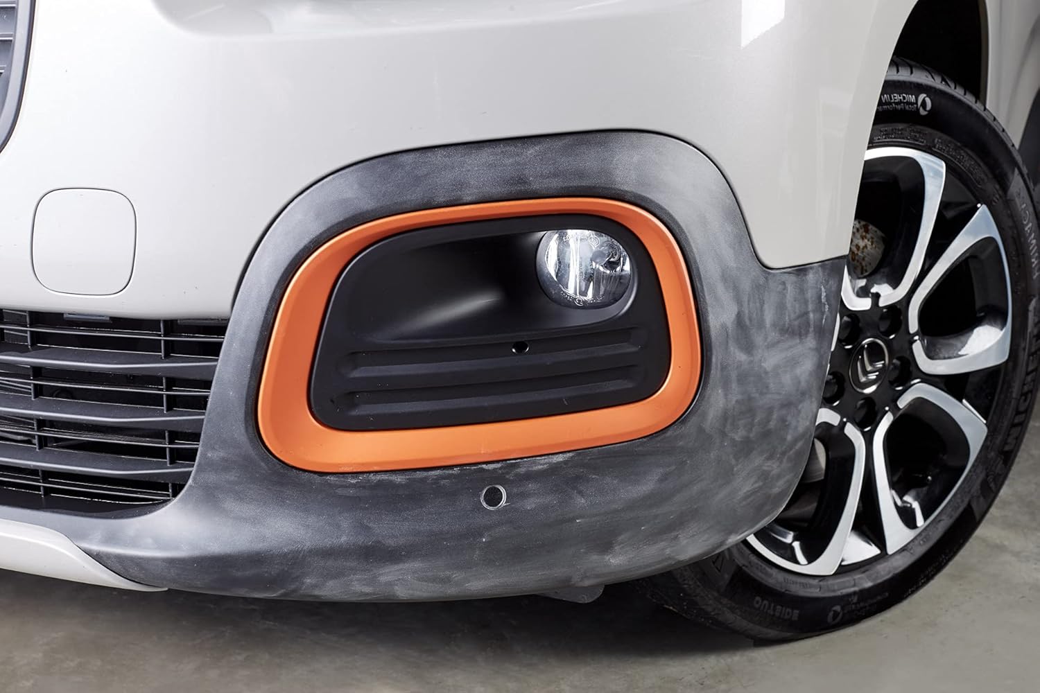 Thumbnail 4 de SONAX Rinnovatore plastiche (100 ml) con applicatore: ravviva i colori degli esterni