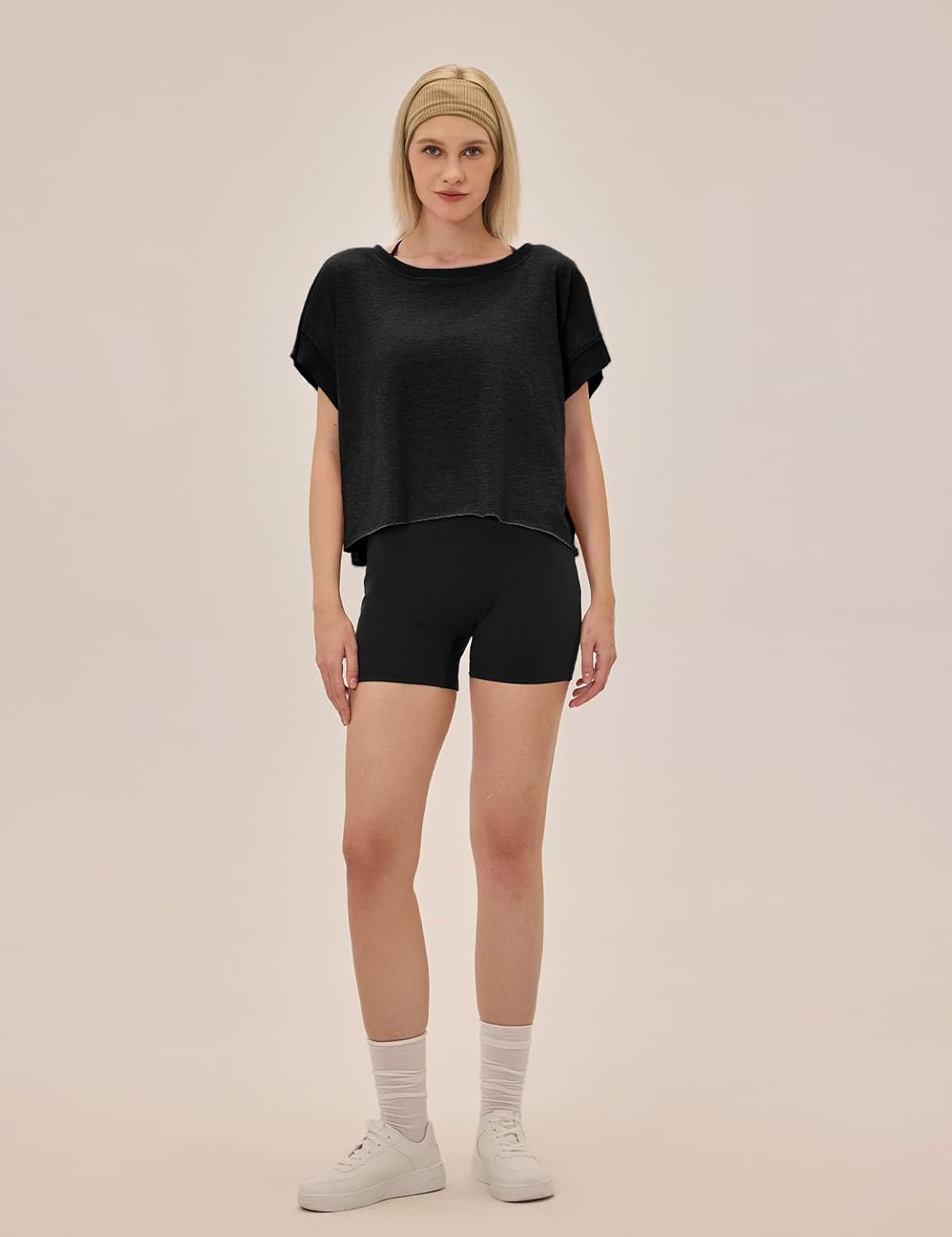 Detalle de UNIANKIYA Open Back Workout Tops for Women — Breathable, Easy-Pull Crop Tee for Gym, Yoga, and More