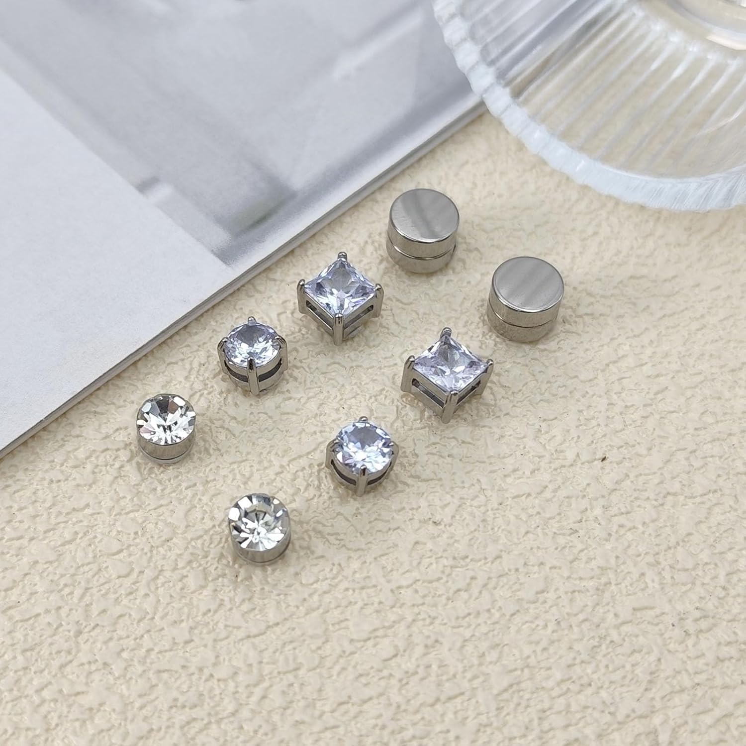 Detalle de Besyvvin 8 Stück Magnetischer Fake-Ohrschmuck – Kein Piercing, Edelstahl, Zirkonia