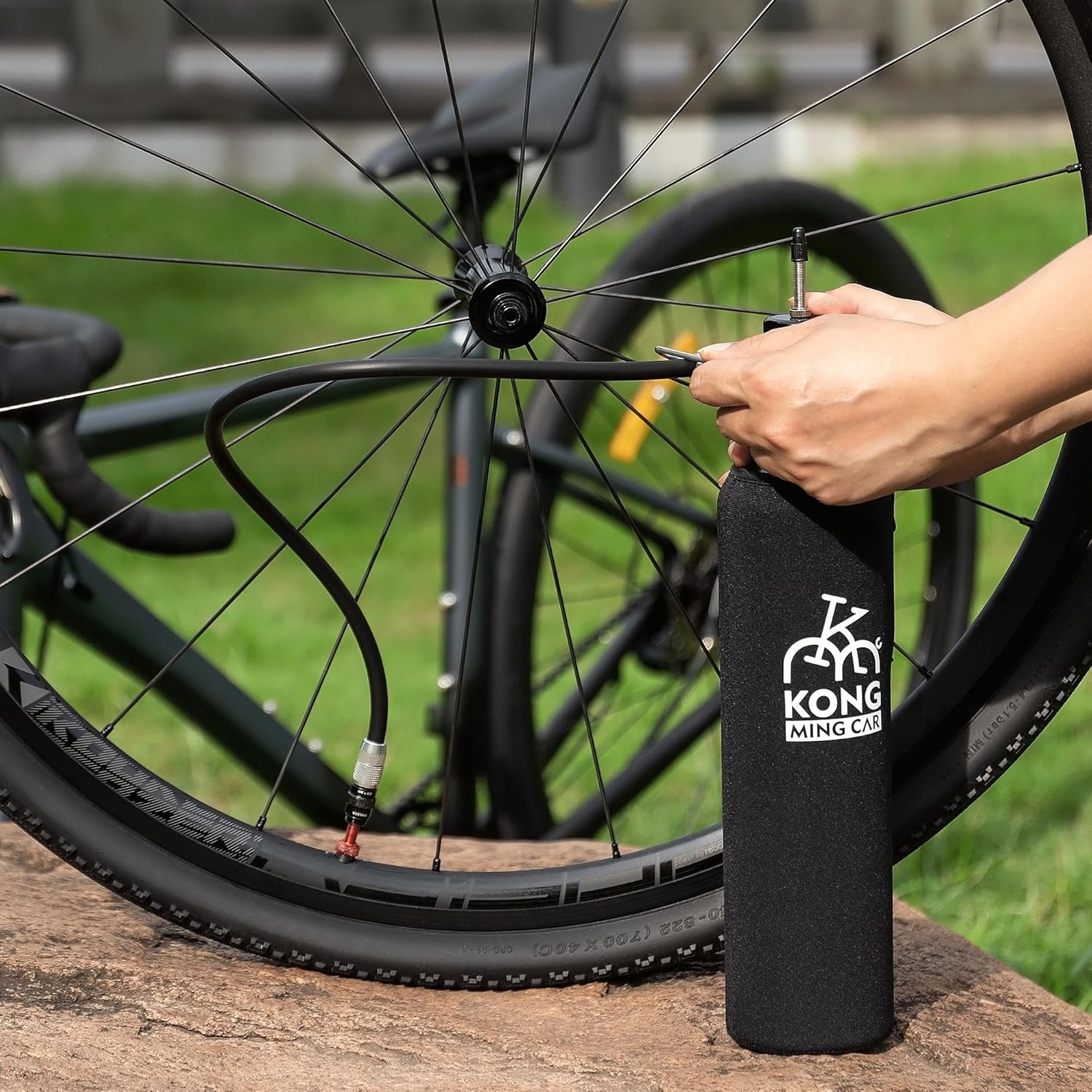 Thumbnail 5 de KONG MING CAR Booster Tubeless 1,1 L pour pneus sans chambre – gonfleur stationnaire ou mobile jusqu’à 160 PSI