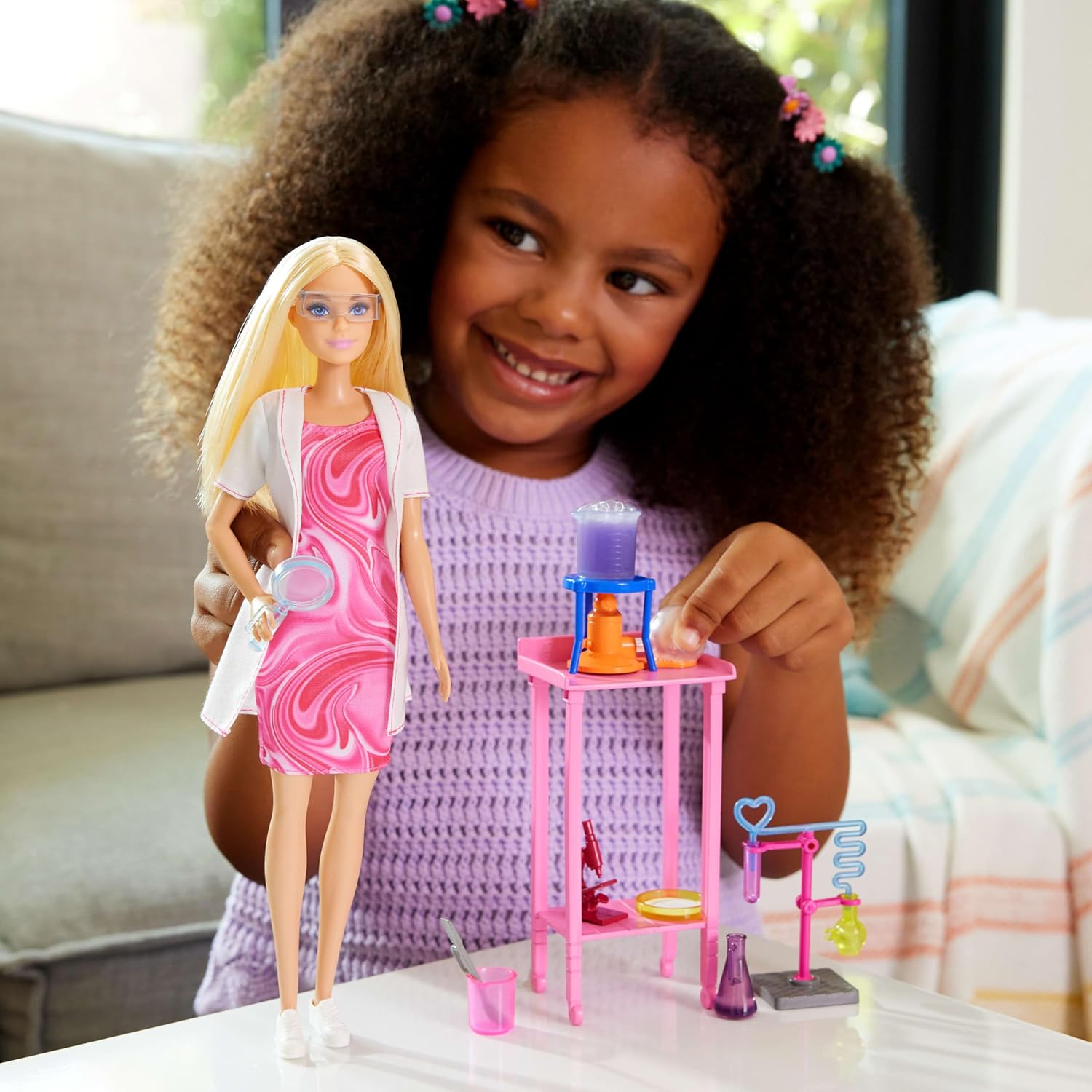 Thumbnail 1 de Barbie Carriere – Scienziata bionda JCR70, set bambola con camice da laboratorio e accessori