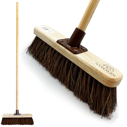 Detalle de Newman and Cole 12” Yard Brush Heavy Duty Outdoor Garden Broom