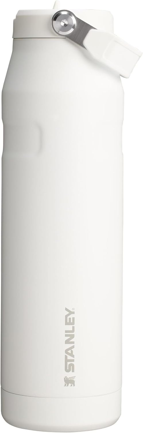 Detalle de Stanley 1913 Flip Straw Trinkflasche 1.06L – auslaufsicher, spülmaschinenfest und eisgekühlte Getränke bis zu 4 Tage