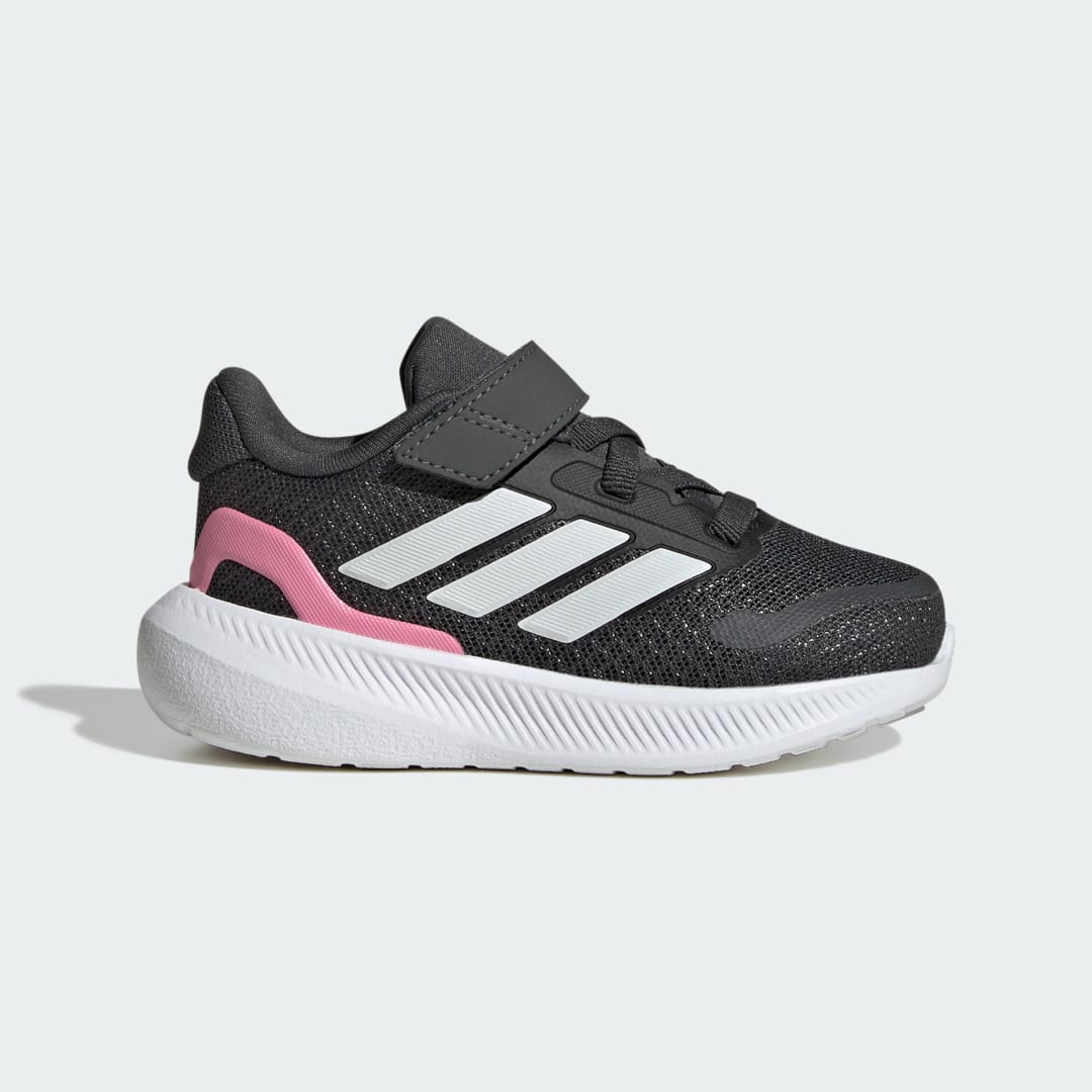 Detalle de Zapatilla Runfalcon 5 Kids de Adidas: comodidad y rendimiento para pequeños runners