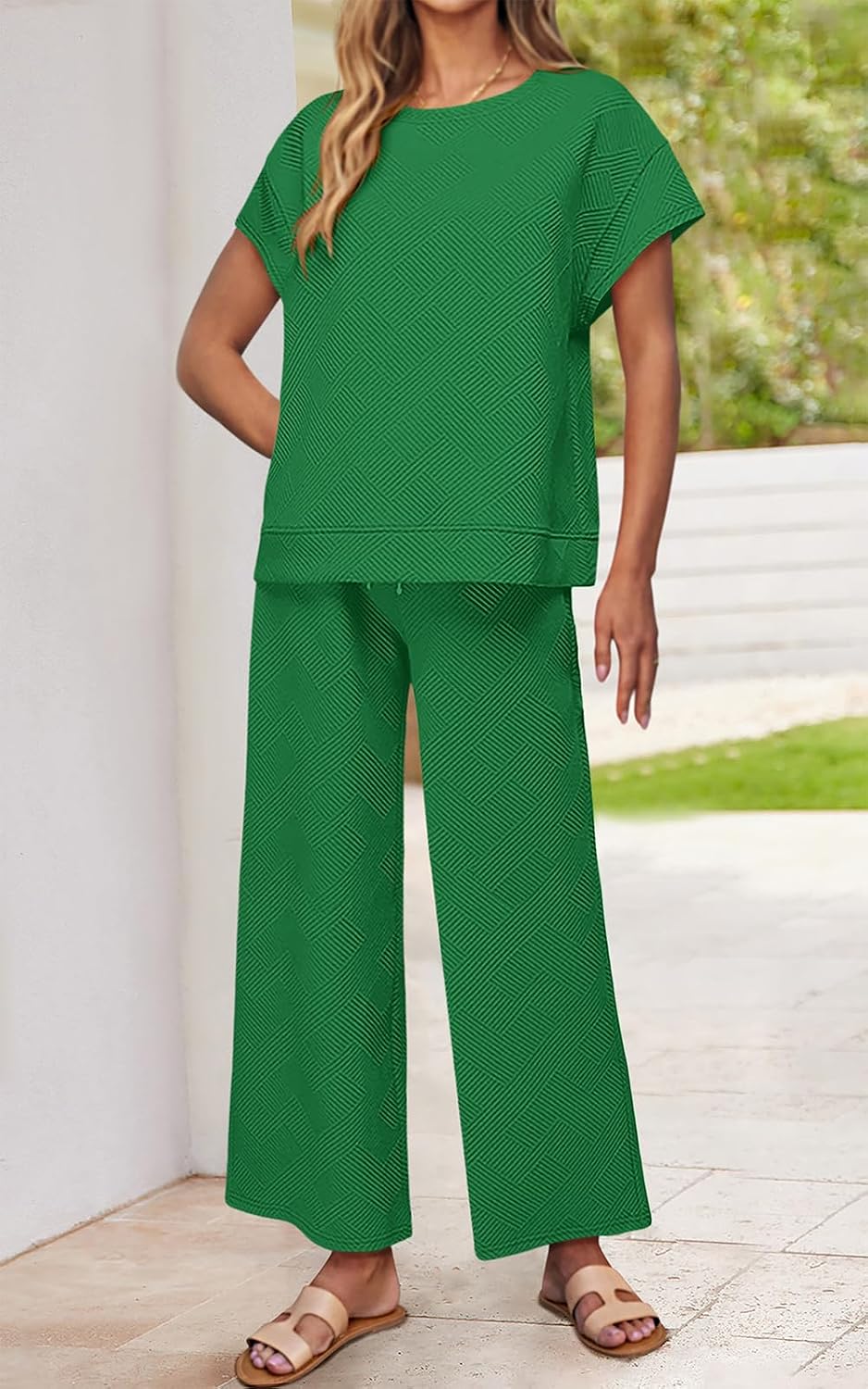 Detalle de PRETTYGARDEN 2 Piece Outfits for Women: Casual Tracksuit Set (Short Sleeve Top + Wide-Leg Pants)