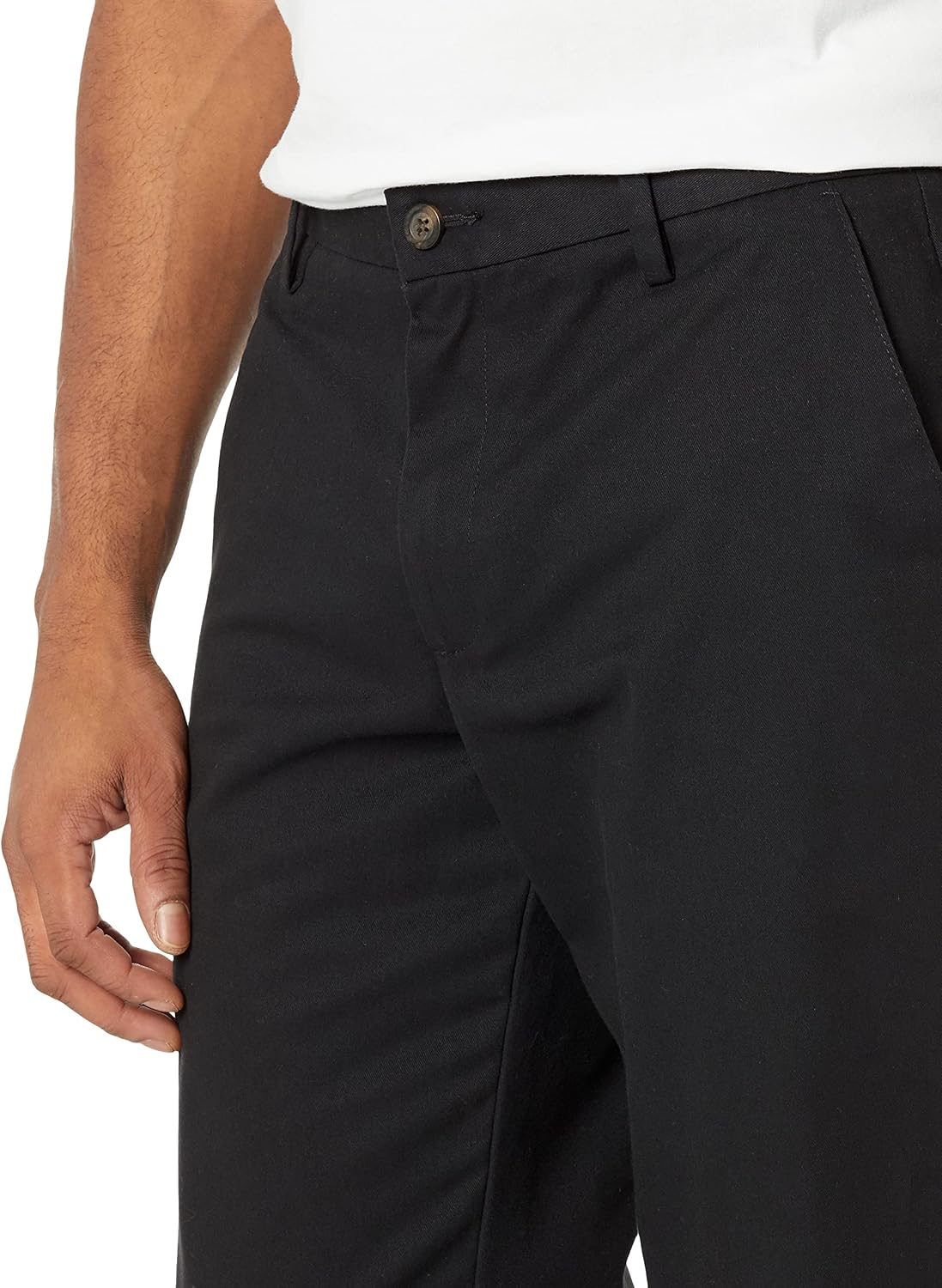 Thumbnail 2 de Amazon Essentials Men’s Straight Fit Wrinkle-Resistant Flat-Front Casual Chino Trousers