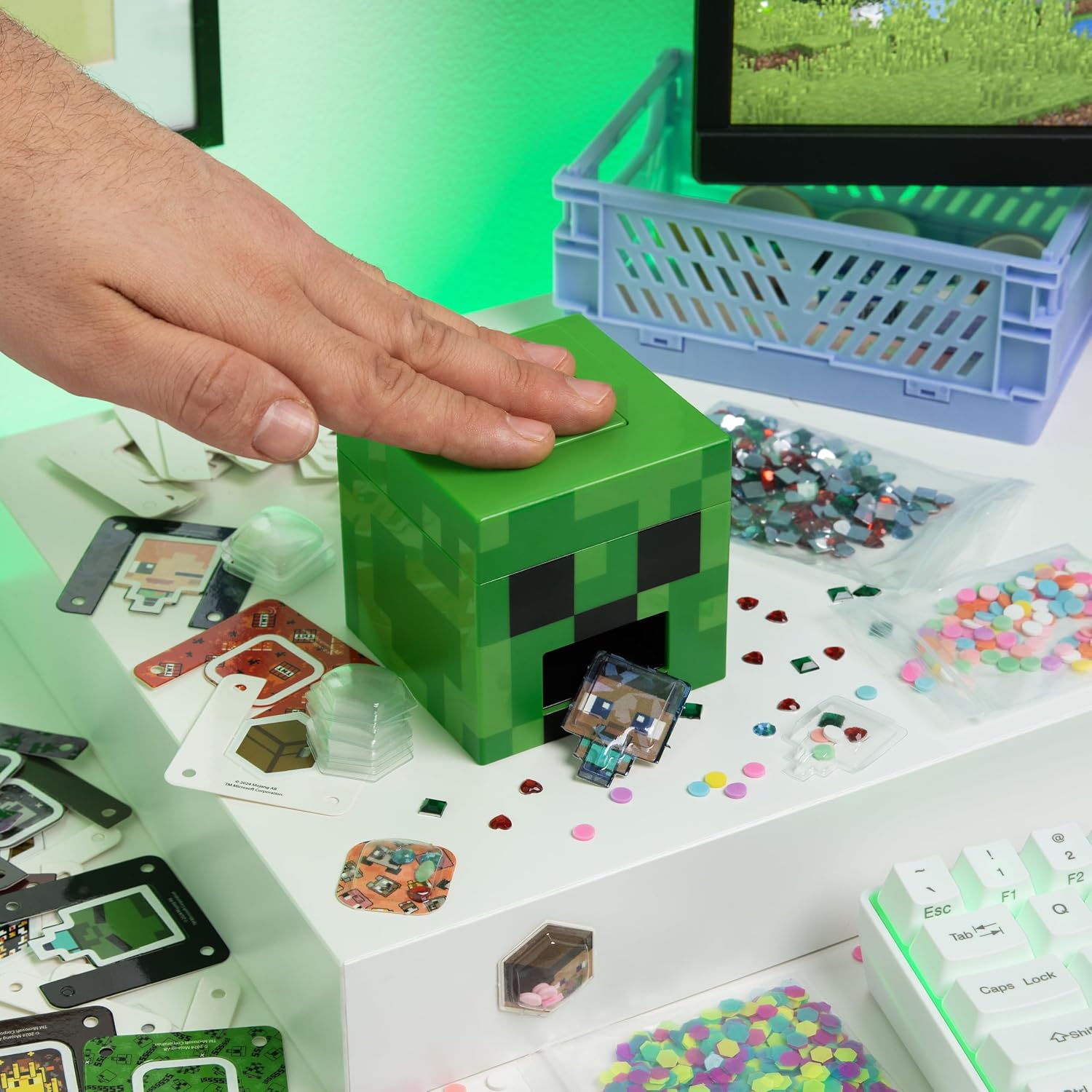 Thumbnail 4 de Paladone WeCool Minecraft Creeper DIY 3D Sticker Maker – Officially Licensed Craft Kit