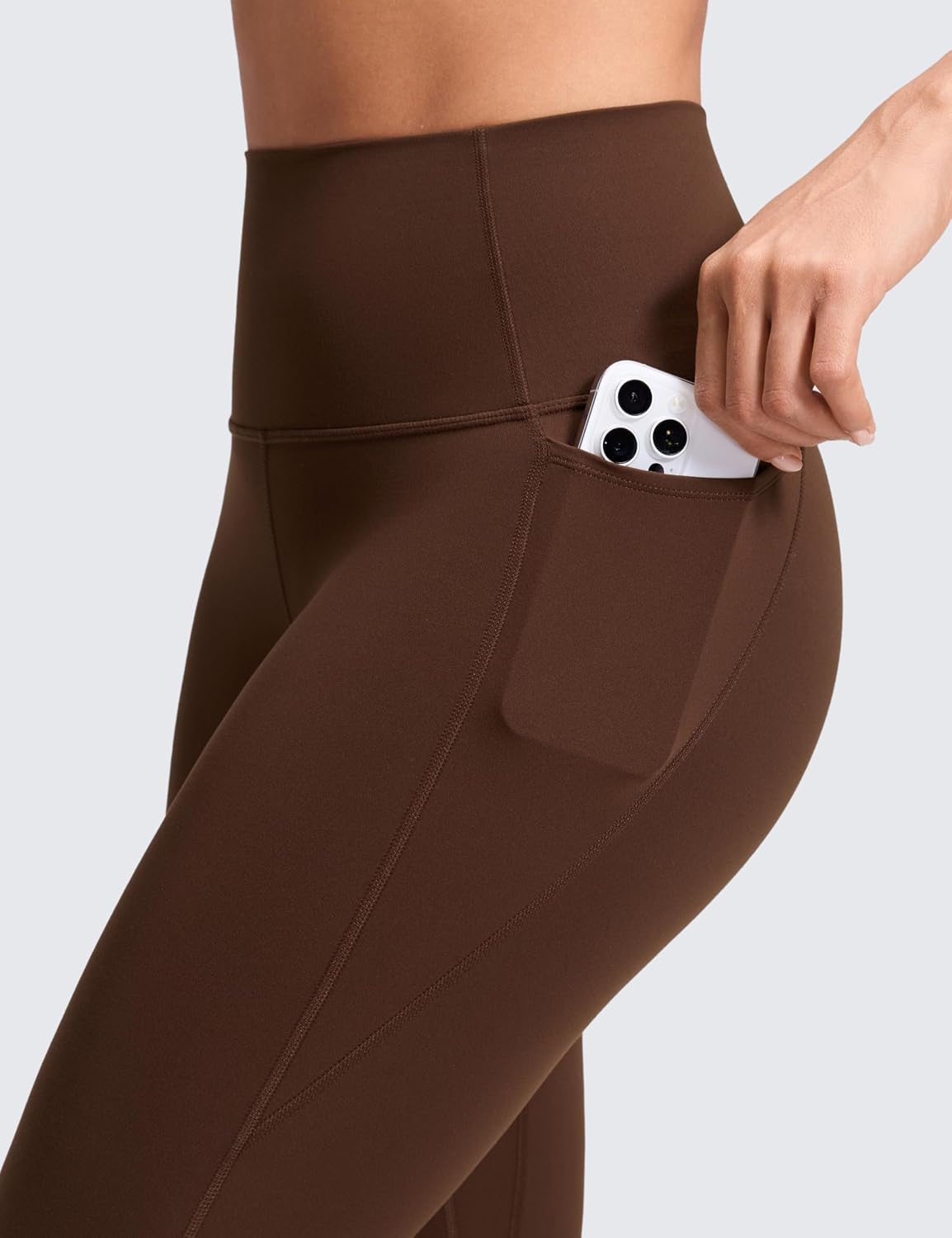 Detalle 2 de CRZ YOGA Women’s Butterluxe Workout Capri Leggings (21 inches) with Pockets