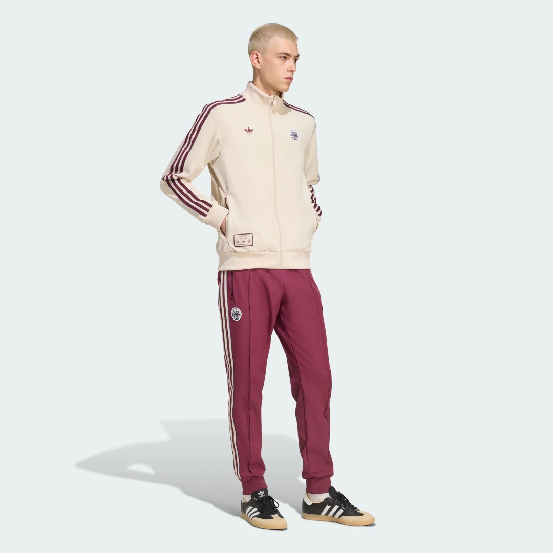 Detalle de Chaqueta deportiva Ajax Terrace Icons de Adidas — color Beige