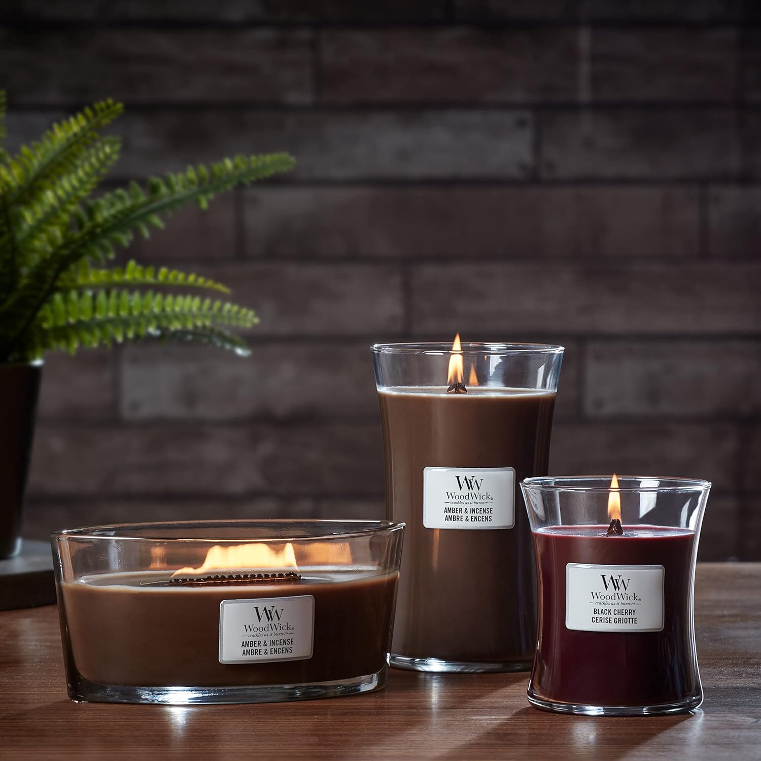 Detalle 2 de WoodWick bougie parfumée moyenne Cerise Griotte avec mèche en bois crépitante