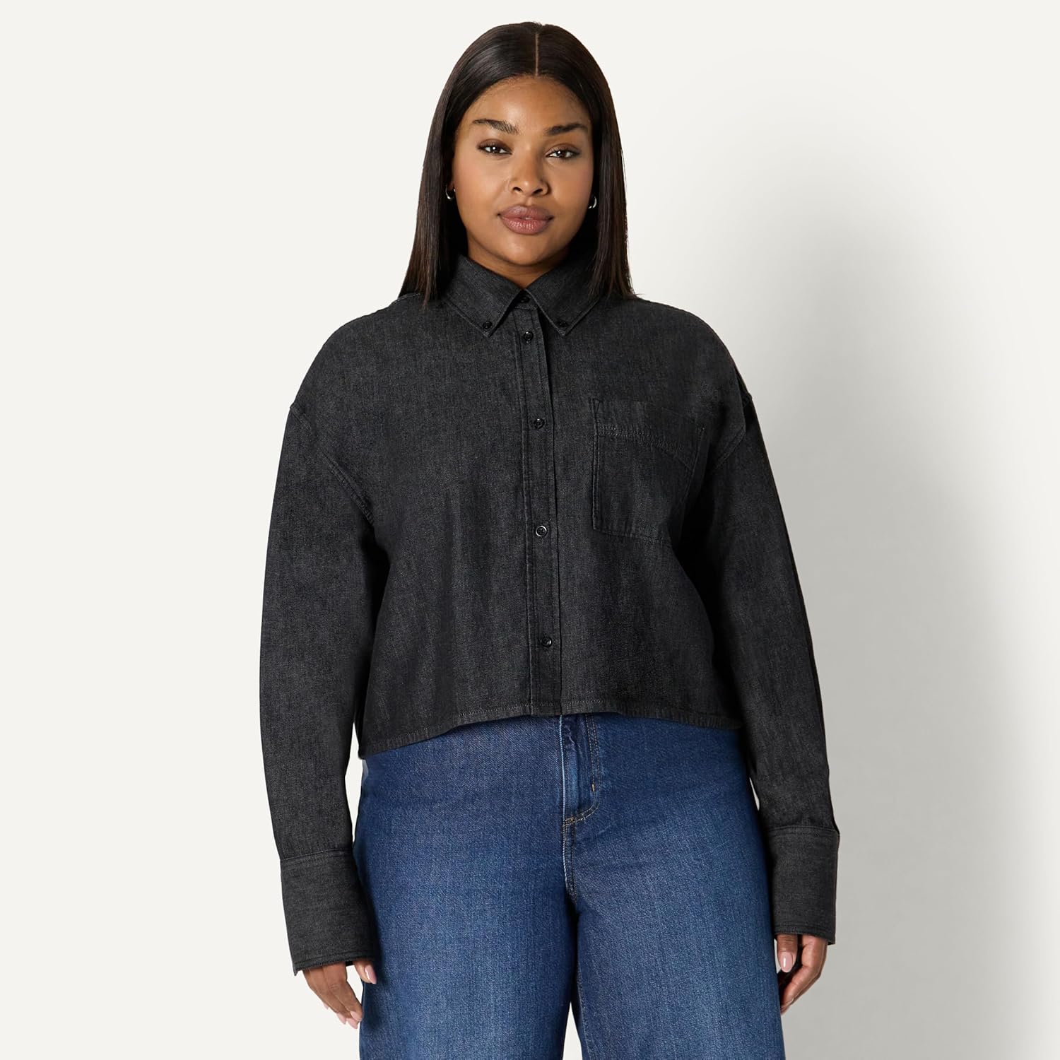 Thumbnail 5 de Amazon Essentials Damen kurzes Jeanshemd (Übergroß, knöpfbar, Denim-Chambray)