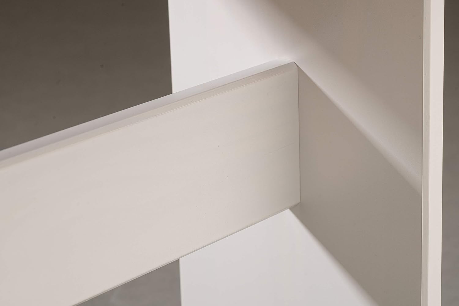 Detalle 2 de Inter Link panca in legno massiccio di pino Westerland 32.2, laccato bianco e marrone seppia