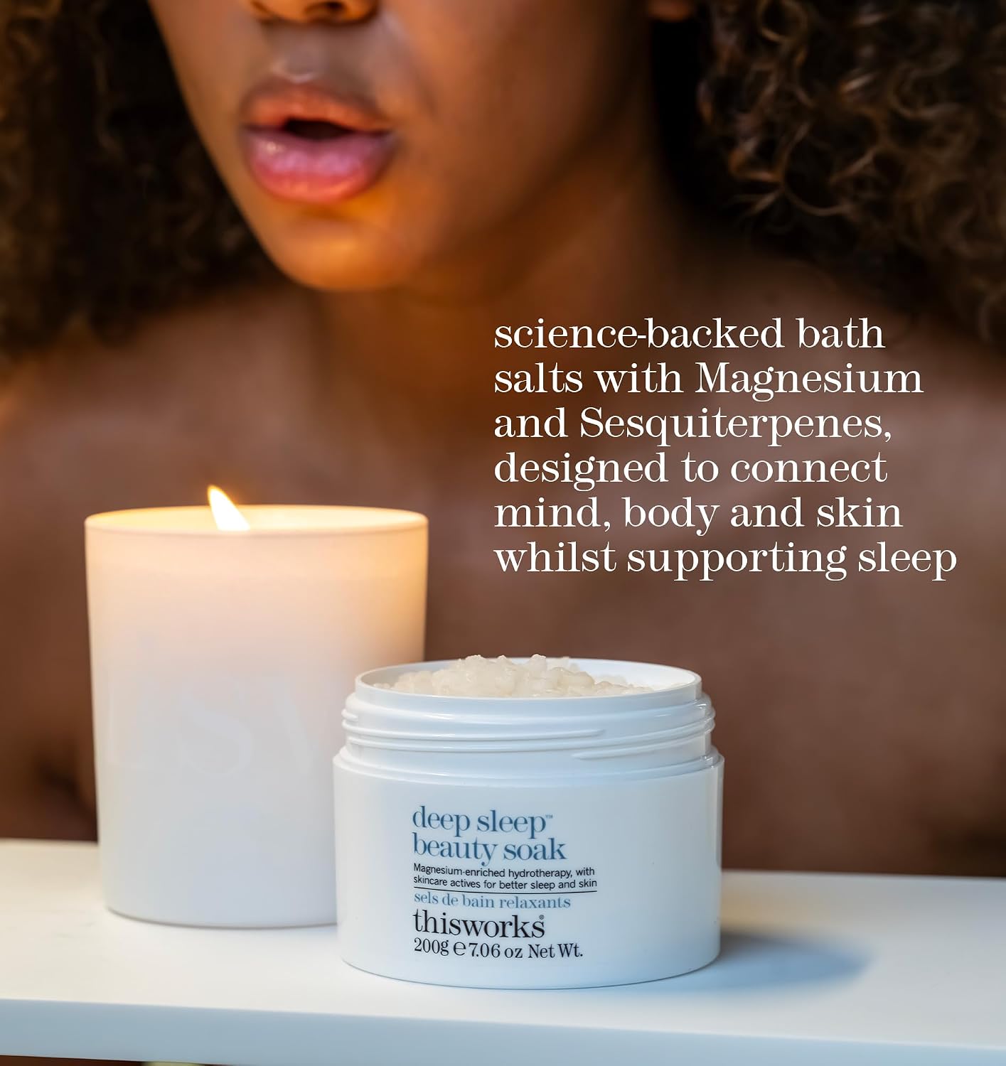 Detalle 2 de This Works Deep Sleep Beauty Soak bath salts