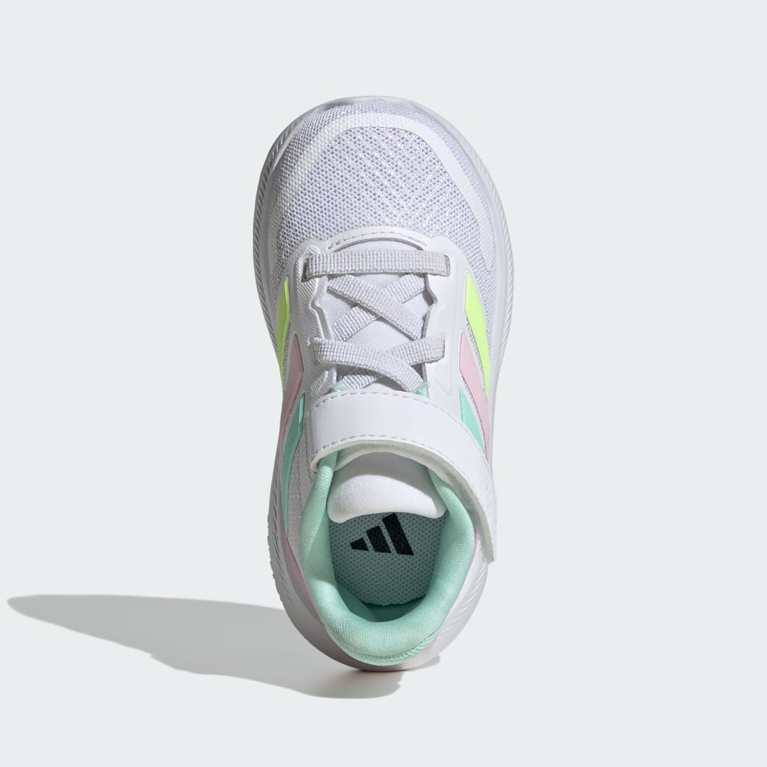 Detalle de Zapatilla Runfalcon 5 Kids de Adidas — comodidad y rendimiento para pequeños runners