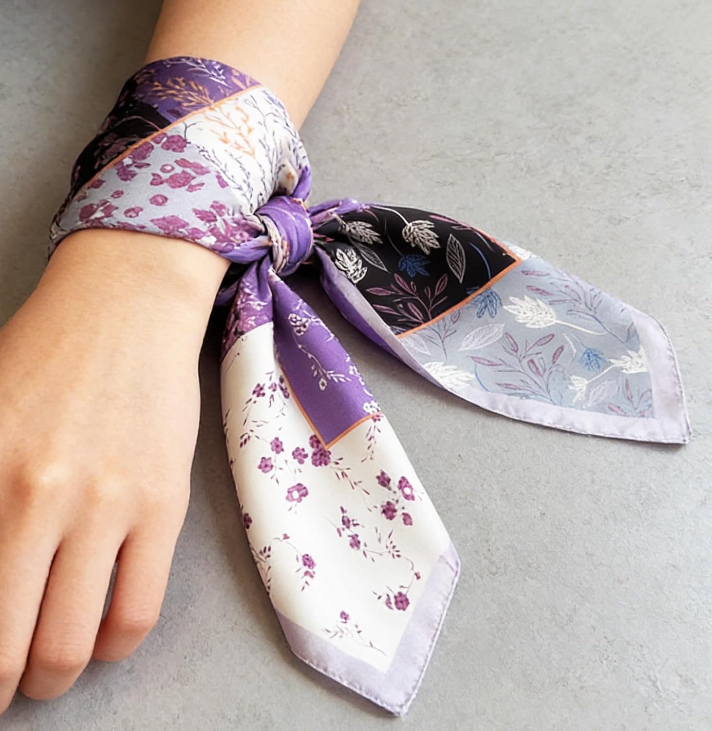 Detalle 2 de Traziewell Satin Bandana Headscarf for Women