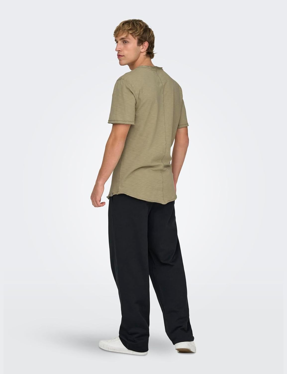 Detalle de Only & Sons ONSBENNE T-Shirt – Lang geschnitten, verwaschene Optik