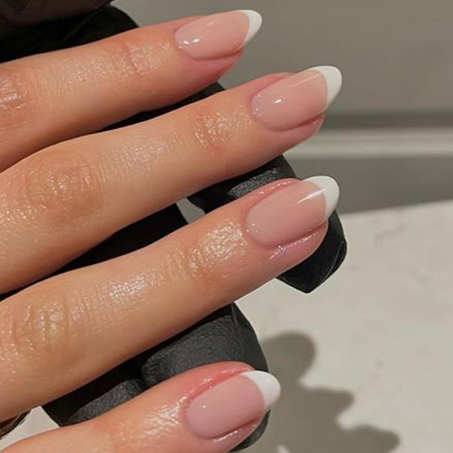 Detalle 2 de Modelones French Tip 32pcs Press-Ons 💅