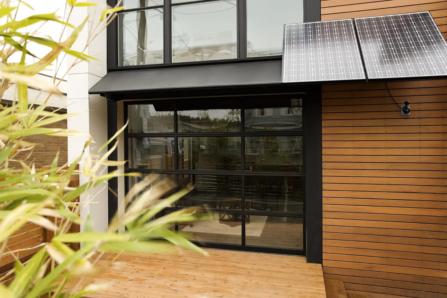 Thumbnail 1 de OSRAM SMART+ Zigbee Outdoor-EU-Steckdose für Smart Home – Außensteckdose mit Energieverbrauchskontrolle (IP44) in Schwarz