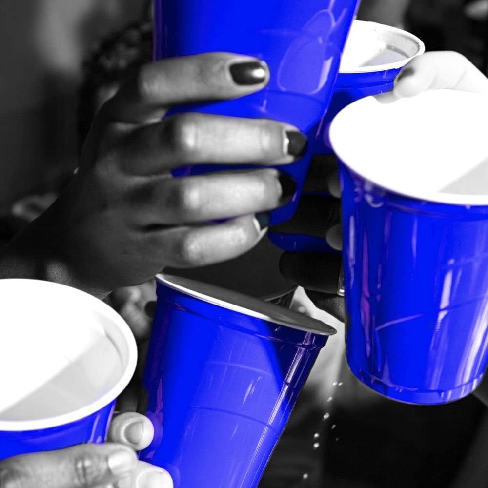 Detalle de GOODS+GADGETS® Beer Pong-set med 50 blå plastmuggar, 473 ml