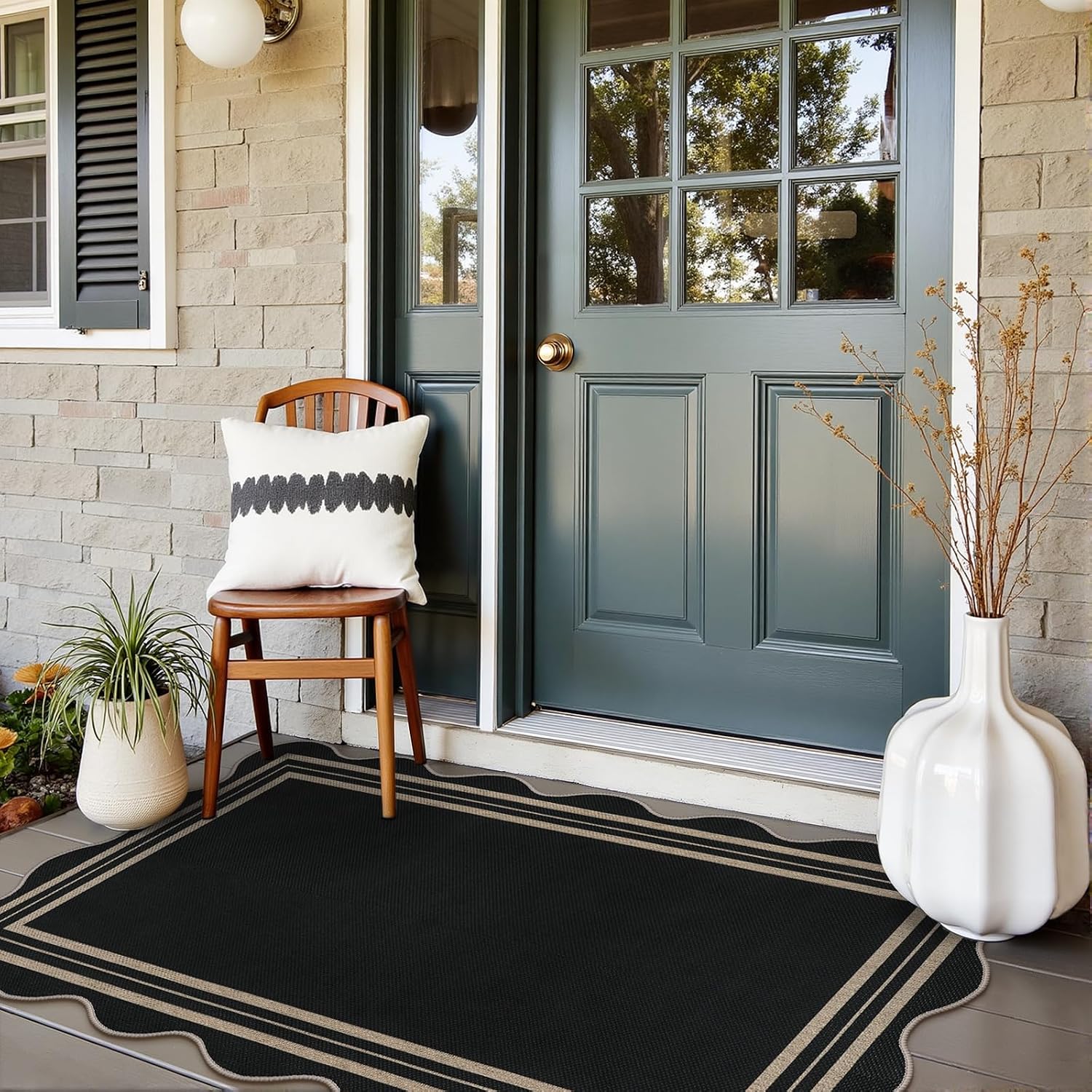 Detalle de LORWER Scalloped Easy Jute 3x5 Outdoor Rug (Black Charcoal) — Washable Non-Slip Entryway Door Mat