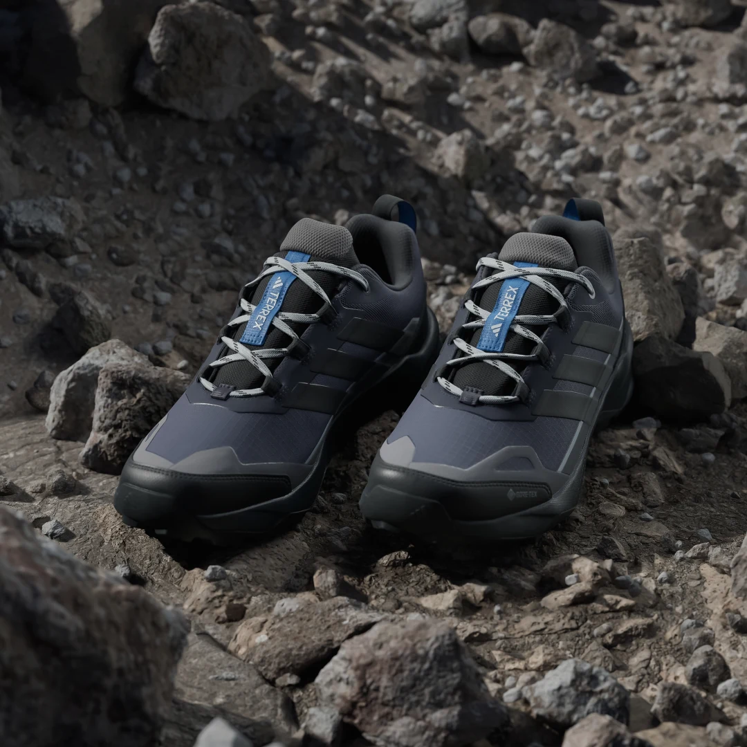 Detalle 2 de Adidas Terrex Skychaser AX5 GORE-TEX: zapatilla de senderismo negra para terrenos mixtos