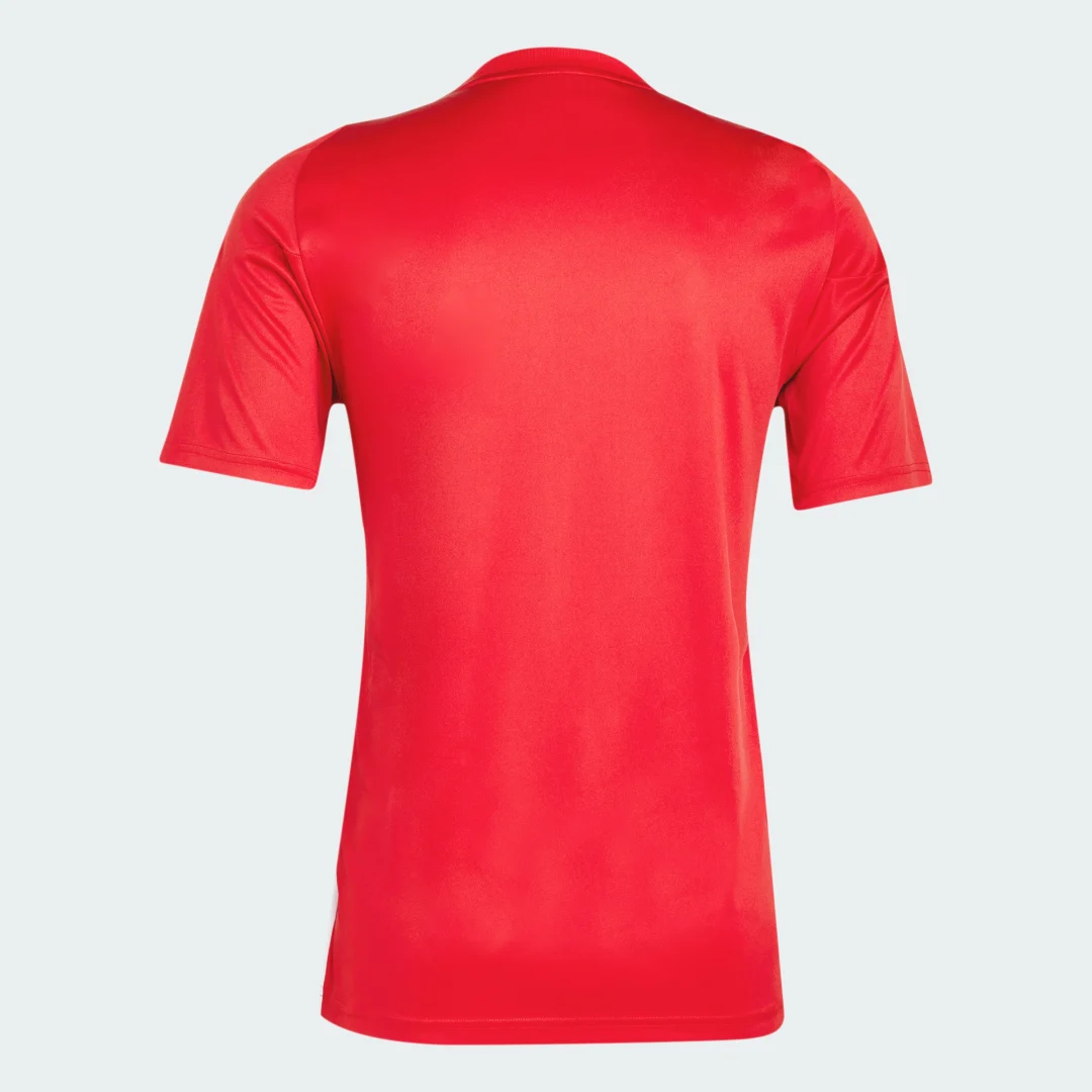 Detalle 2 de Camiseta Tiro 24 de Adidas: ¿vale la pena para tus entrenamientos?