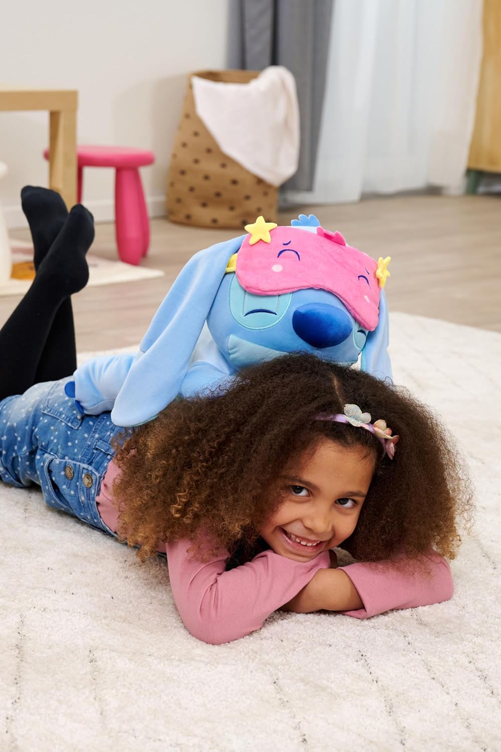 Detalle de SIMBA 6315870576HEA Disney Snuglets Wellbeing Stitch 40 cm, pluszak z maską