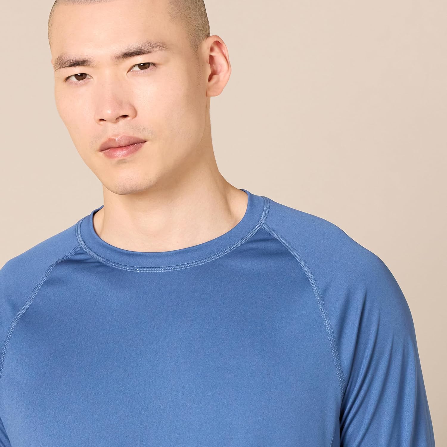 Thumbnail 3 de Amazon Essentials Herren Langärmeliges, schnell trocknendes Bade-T-Shirt (UPF 50)