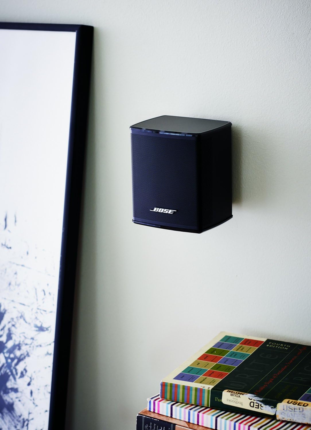Detalle de Bose Surround Speakers - Black: compact, wirelessly connected surround audio for Bose systems