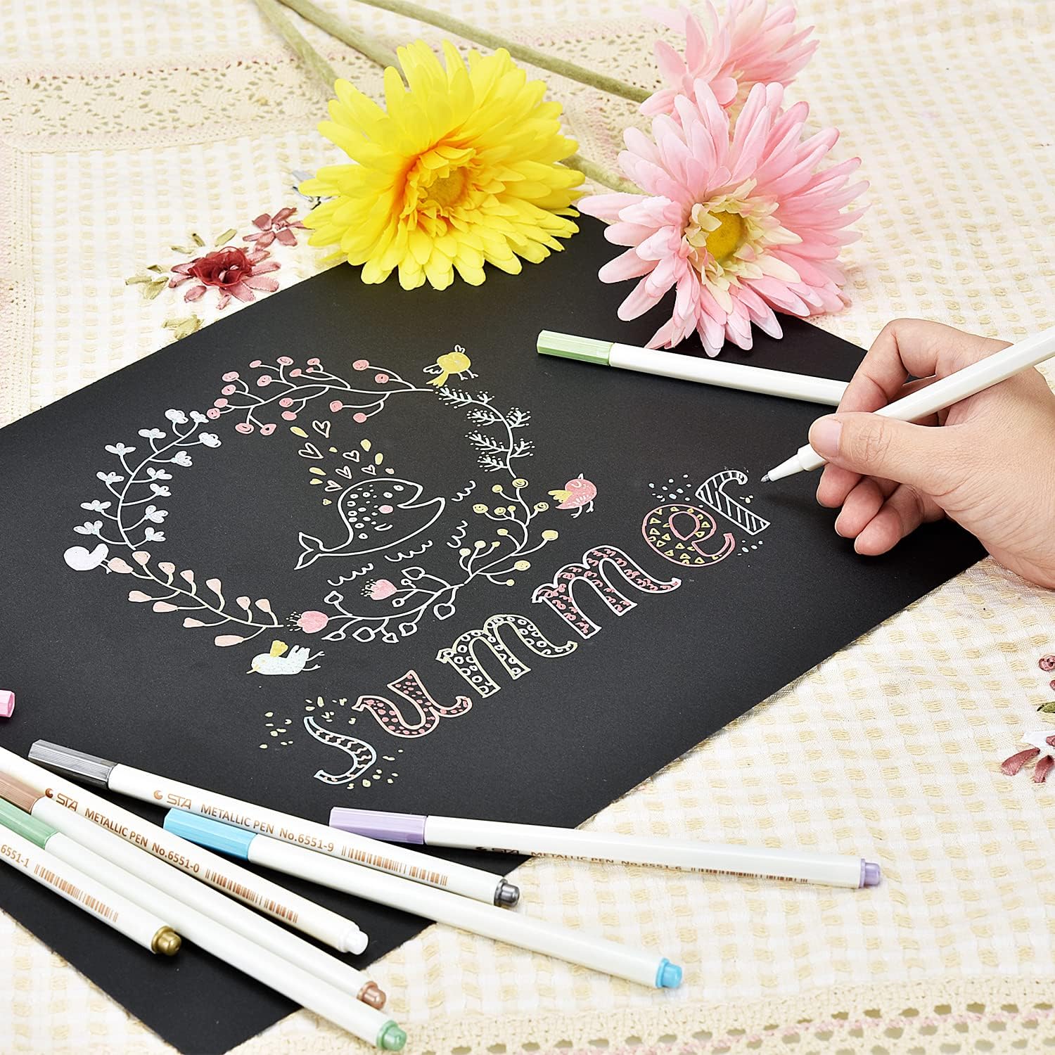 Thumbnail 1 de Metallic Stifte Set, 10 Farben – 1 mm Metallmarker für Fotoalben, Gästebuch und DIY auf dunklem Papier