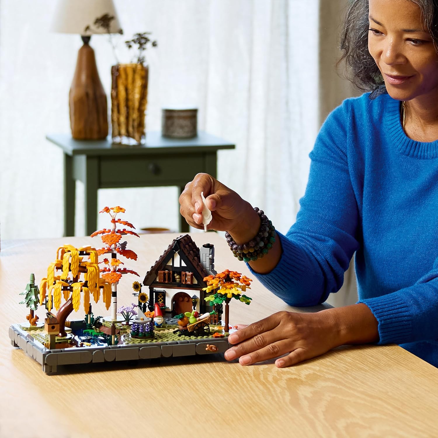 Thumbnail 6 de LEGO Icons Autumn Cottage Garden 11372