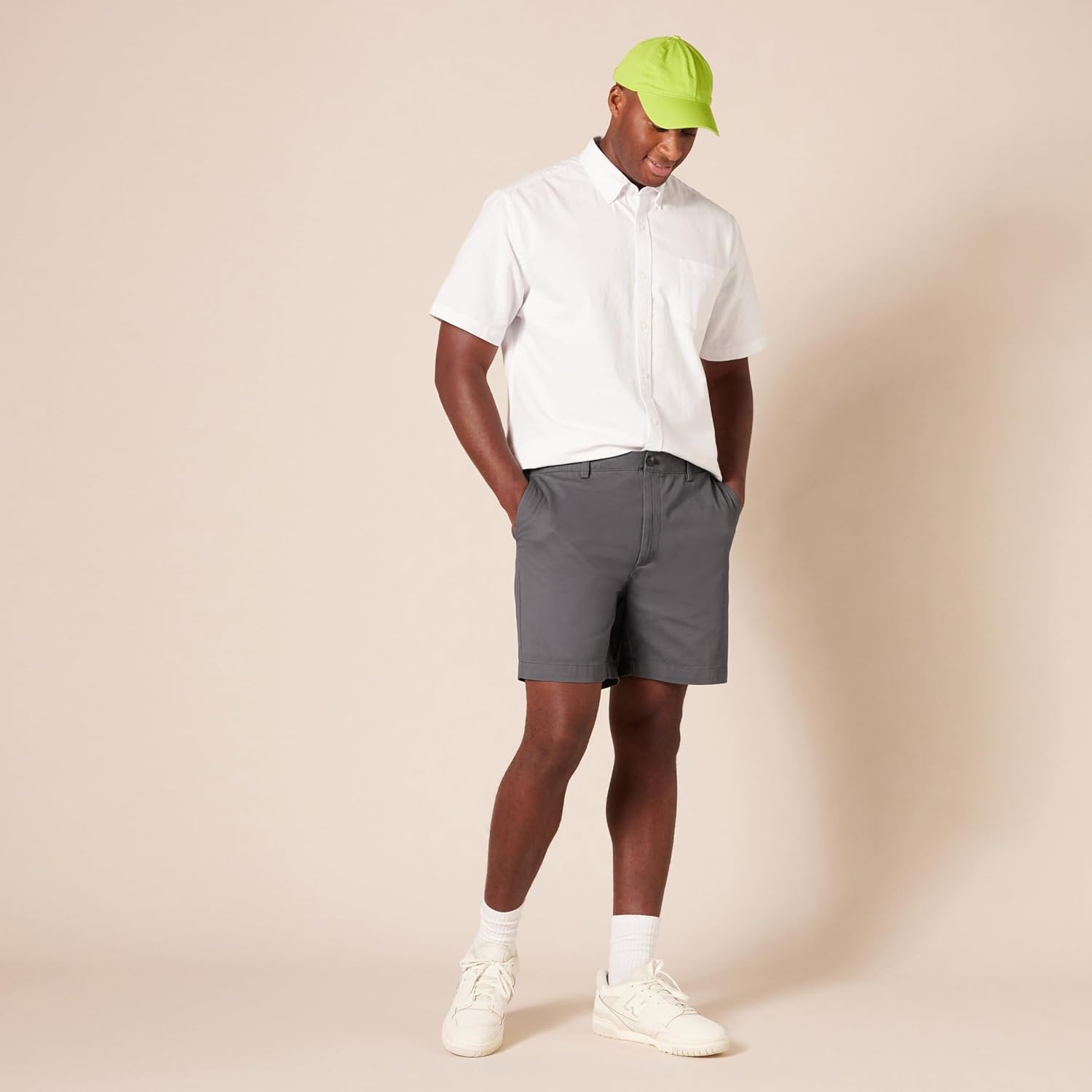 Thumbnail 6 de Men’s Classic-Fit 7” chino shorts in cotton twill