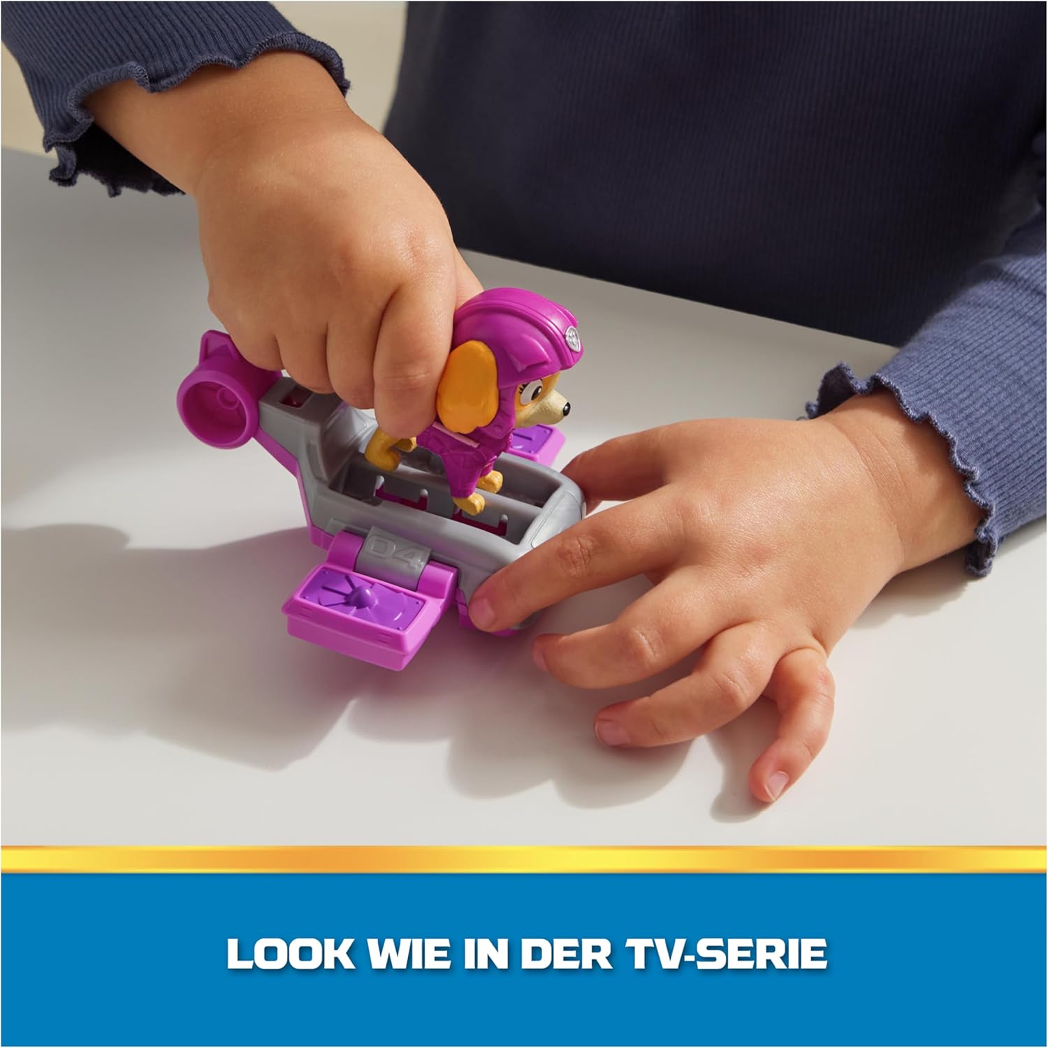 Thumbnail 2 de Paw Patrol - Action Pups: Figurine Skye et Hoverboard avec Ailes Pliantes